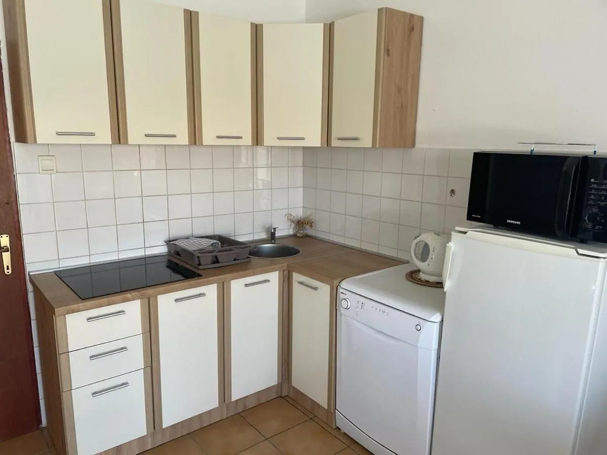 Apartment E&M 파그